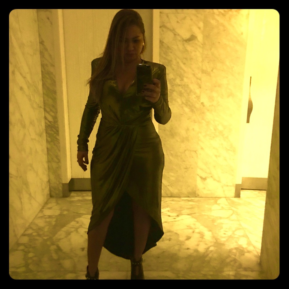 sophisticated long sleeve,metallic color dress